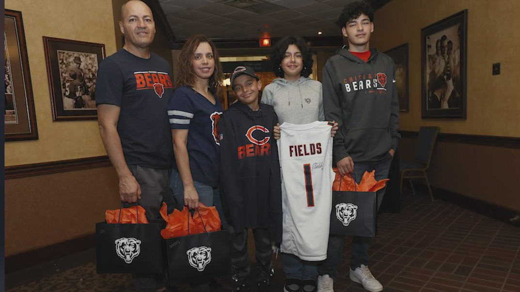 Chicago Bears treat young fan to all expense paid trip to Bears vs. Packers game