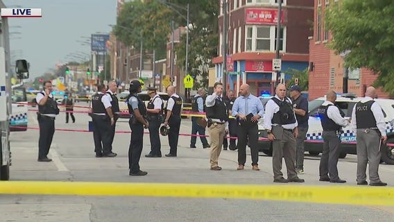 Off-duty Chicago police officer shot in face on Northwest Side