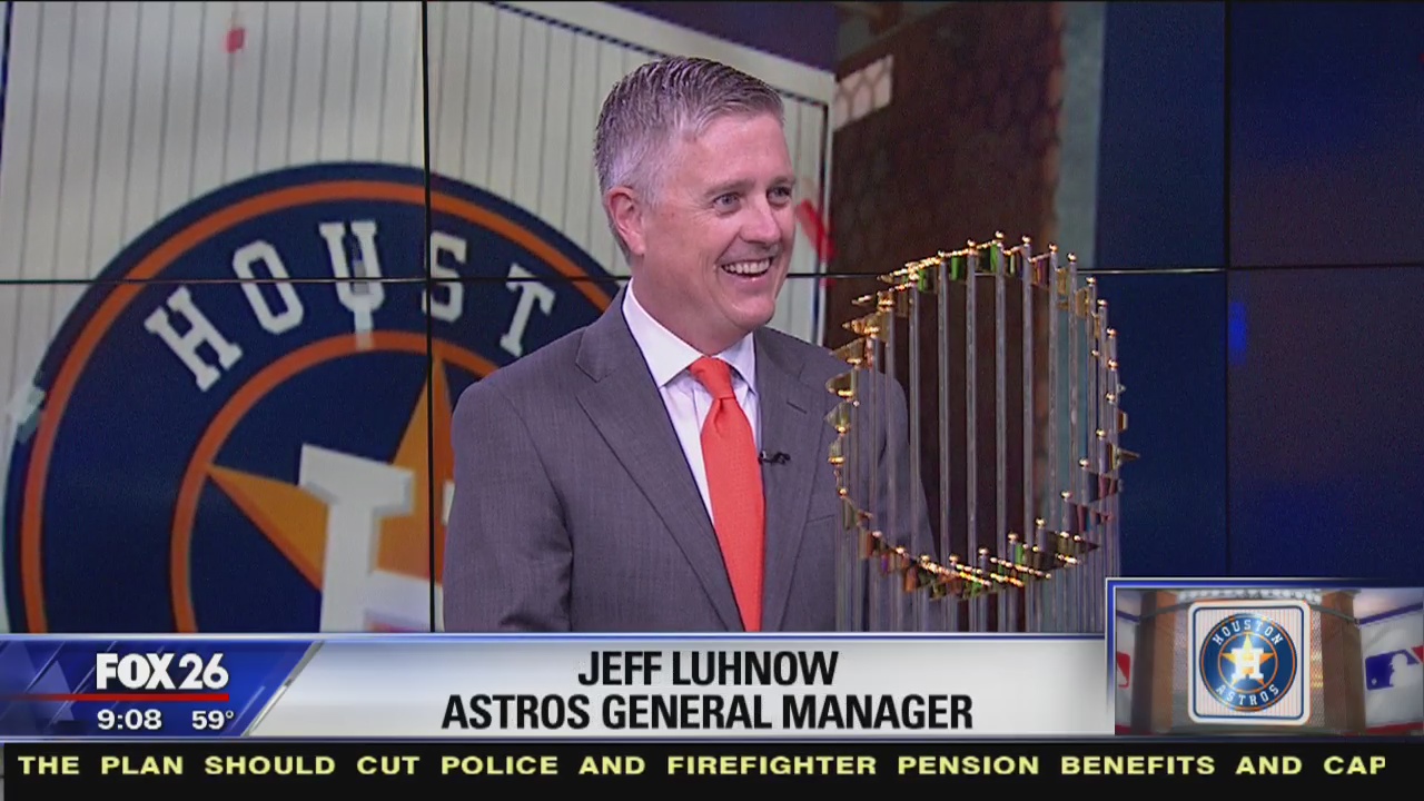 Astros GM Luhnow presents Commissioner's Trophy