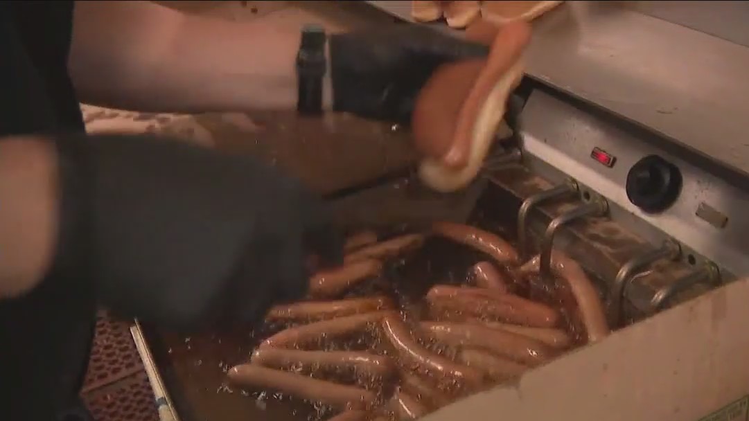 Rutt?s Hut: NJ hot dog haven since 1928