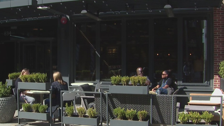 Lightfoot looks to make outdoor dining permanent in Chicago