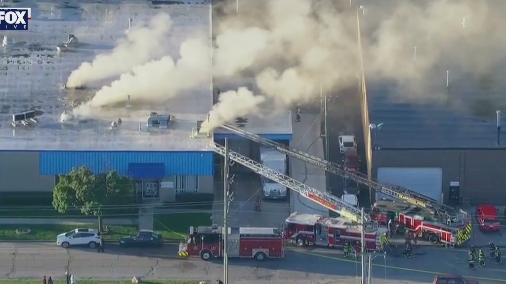 Fire, ammonia leak reported at building on West Fullerton Ave
