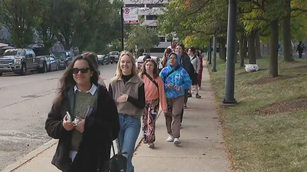 Harry Styles fans already lining up for tonight's concert at United Center