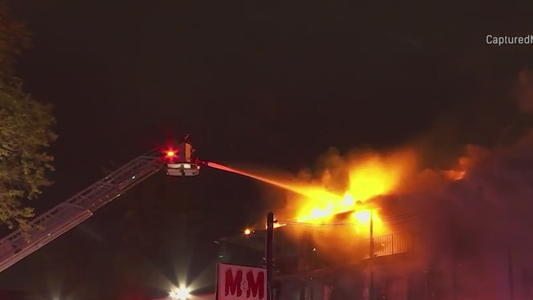 Overnight fire in Gary leaves 1 dead