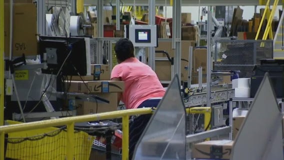 Amazon plans to hire more than 3,000 in Illinois for holiday season