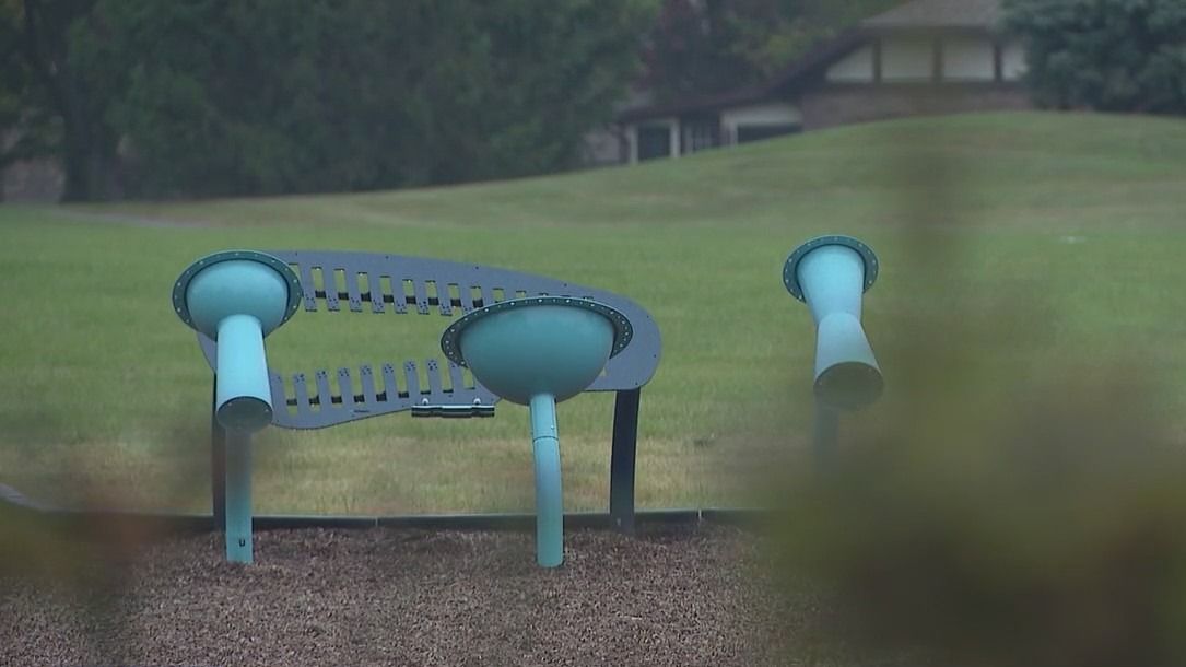 Orland Park neighbors complain about new musical park