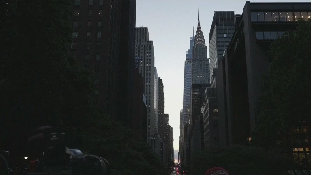 Manhattanhenge tonight