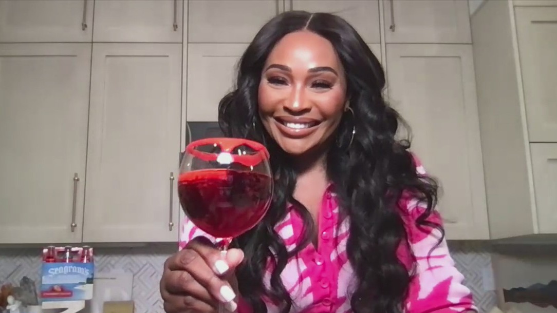 Cynthia Bailey teams up with Seagram's Escapes to make Spooky Sangria