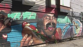 Pilsen hot dog restaurant resumes operation after mural dispute