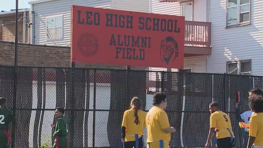 Chicago high school hosts Special Olympics Illinois flag football team
