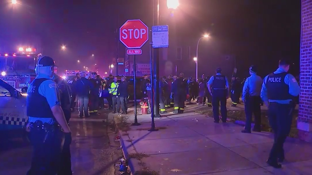 14 shot, including 3 children, on Chicago's West Side