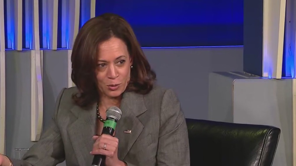 Vice President Kamala Harris campaigns in Chicago with Senator Tammy Duckworth
