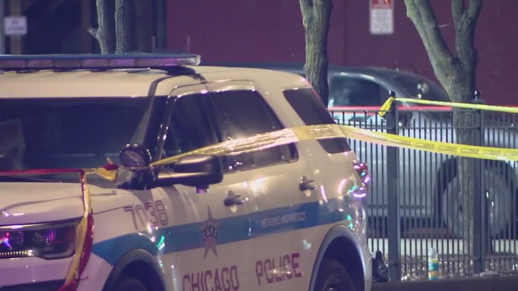 4 wounded, 1 critically, in Humboldt Park shooting