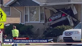 2 killed after car crashes into Park Ridge home
