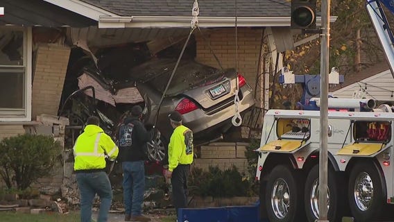 Park Ridge crash: 2 dead after car crashes at high rate of speed into home