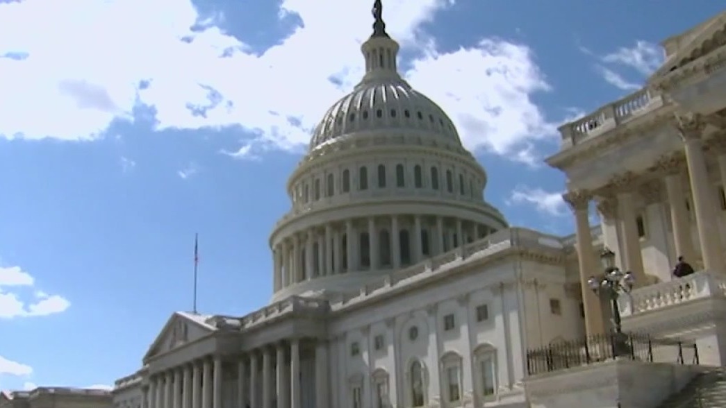 Illinois suburban races could decide control of U.S. House