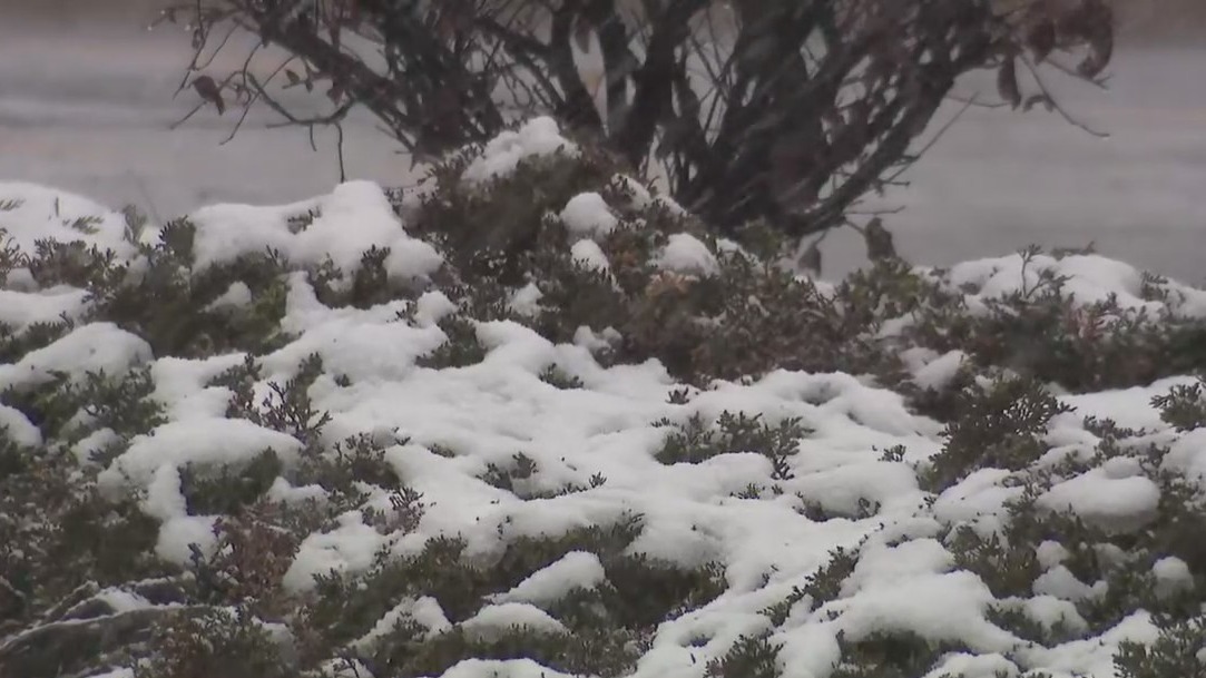 Snow piling up in Chicago area