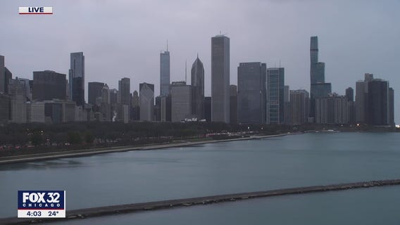 Warming centers open up across Chicago as temps dip below freezing