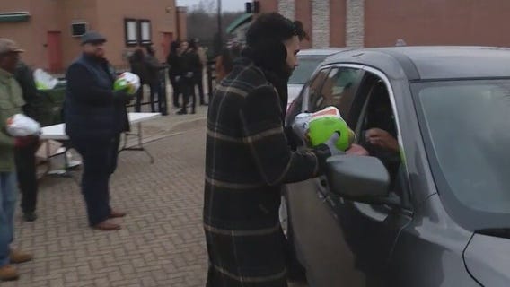 TikTok influencer joins Good Day Chicago to talk about giving back this holiday season