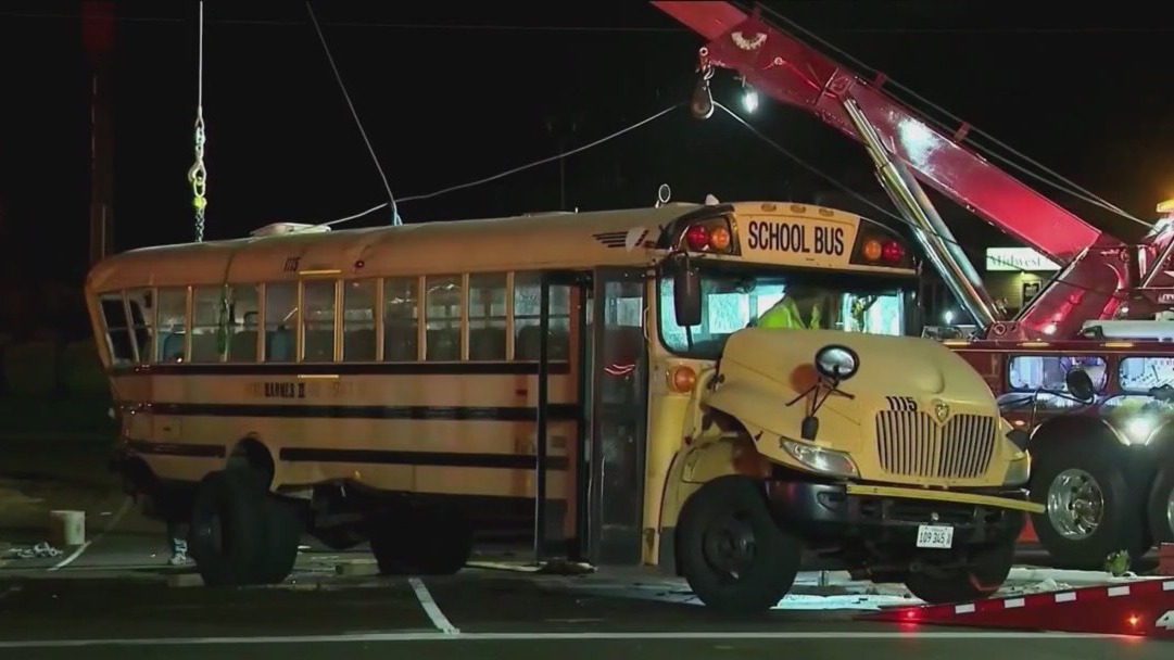 St. Ignatius College Prep hockey players, parents file lawsuit in Indiana crash