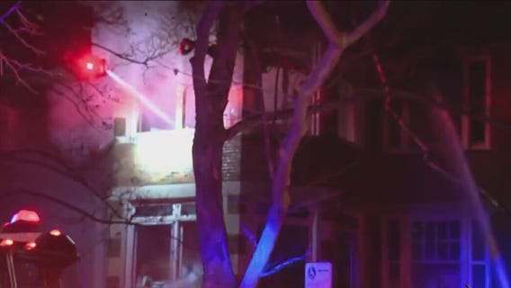 At least 1 injured in Hyde Park apartment fire