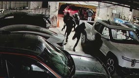 Surveillance video captures suspects in Chicago body shop theft