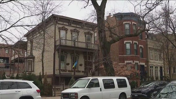 Chicago community fights to save historic mansion