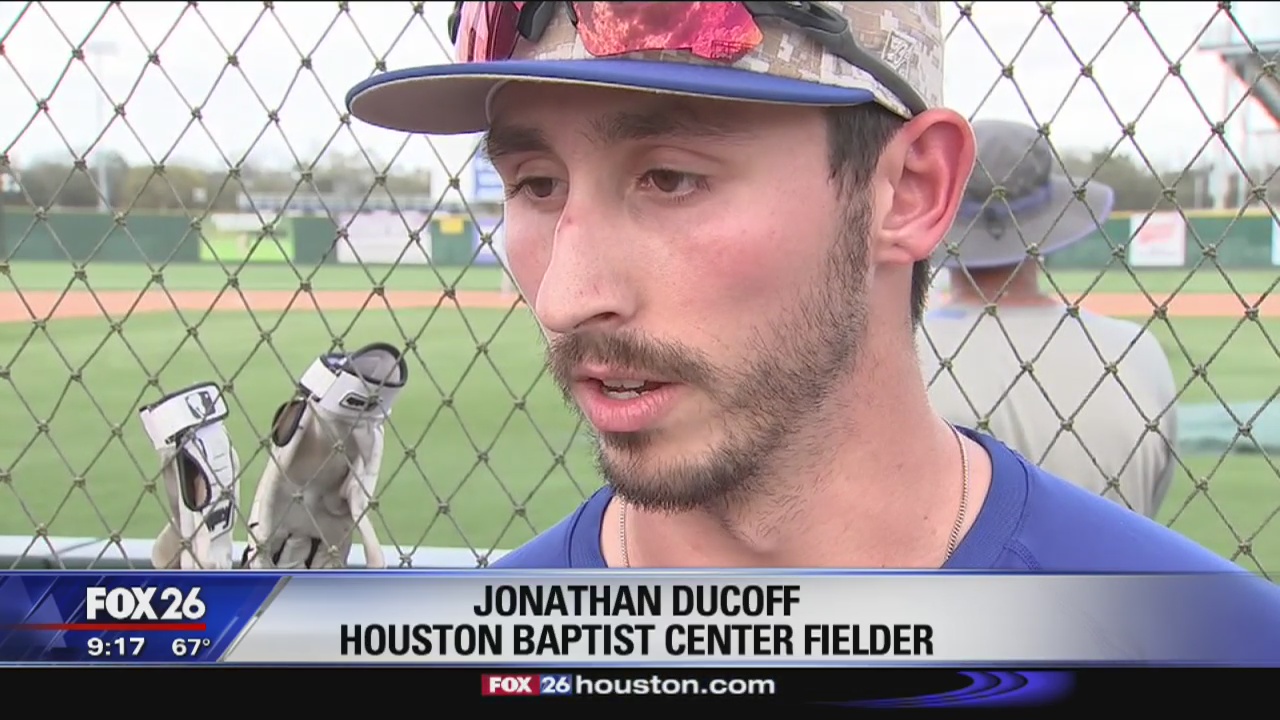 Houston Baptist center fielder plays while fighting lymphoma