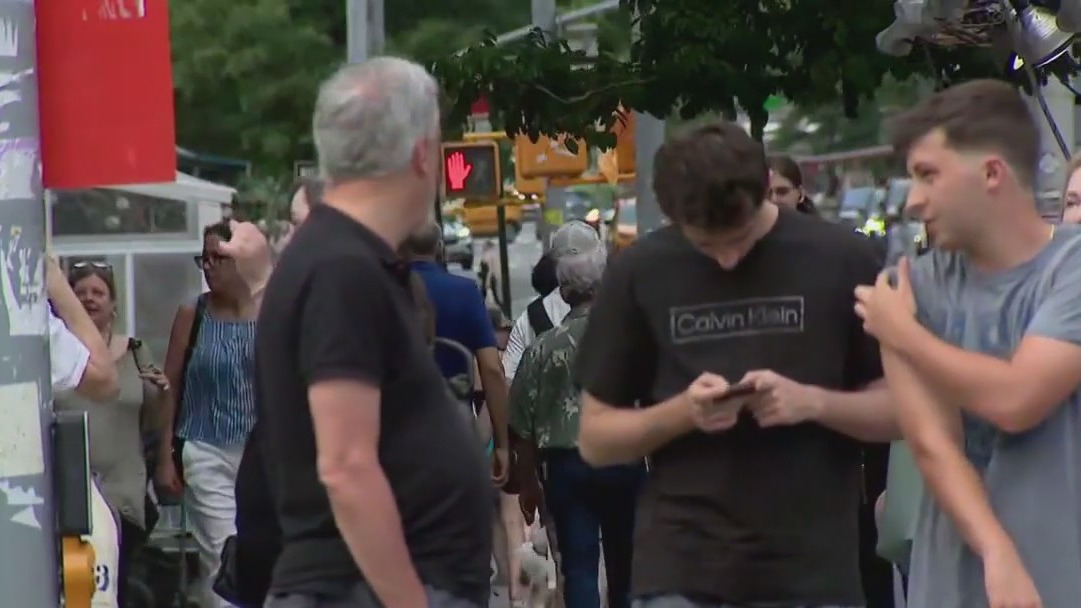 NYC headphone etiquette