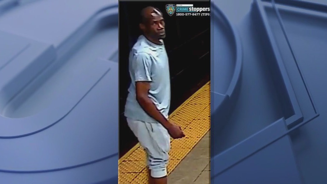 69-year-old punched, robbed on NYC subway platform