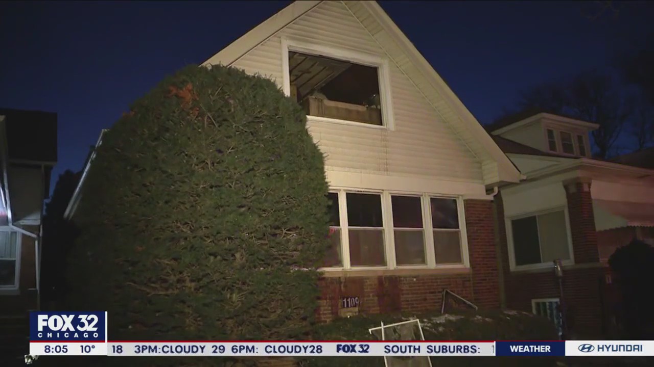 2 injured in Austin house fire | FOX 32 Chicago
