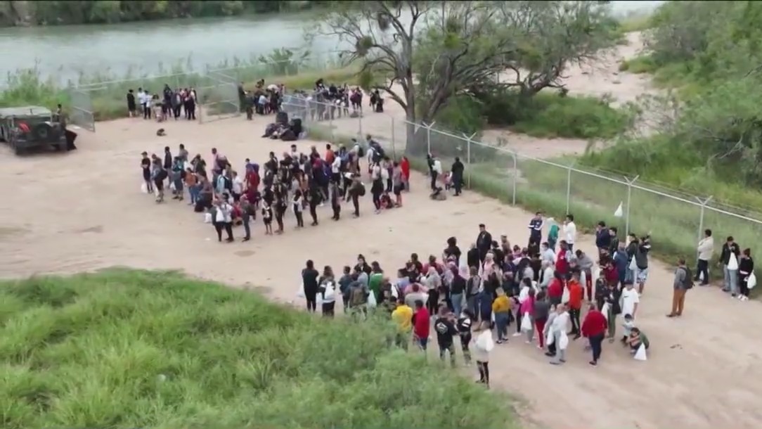 Asylum seekers left in limbo as U.S. debates Title 42