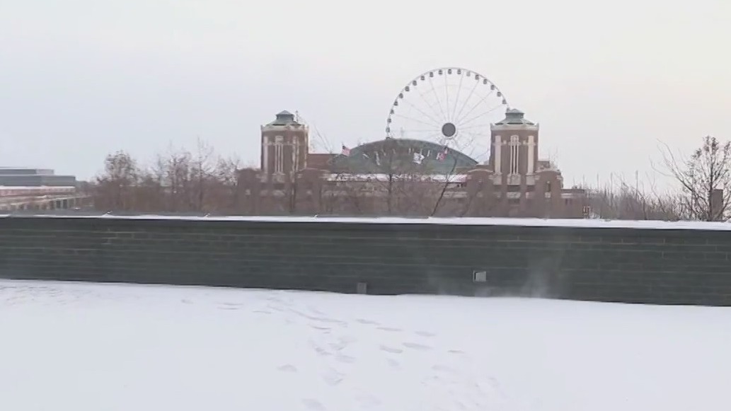 Jake takes on the cold, snow in downtown Chicago