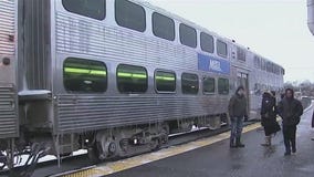Chicago winter storm: Metra reduces Friday service