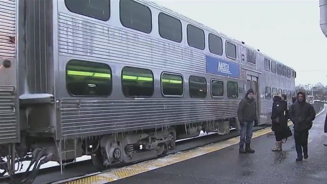 Chicago winter storm: Metra reduces Friday service
