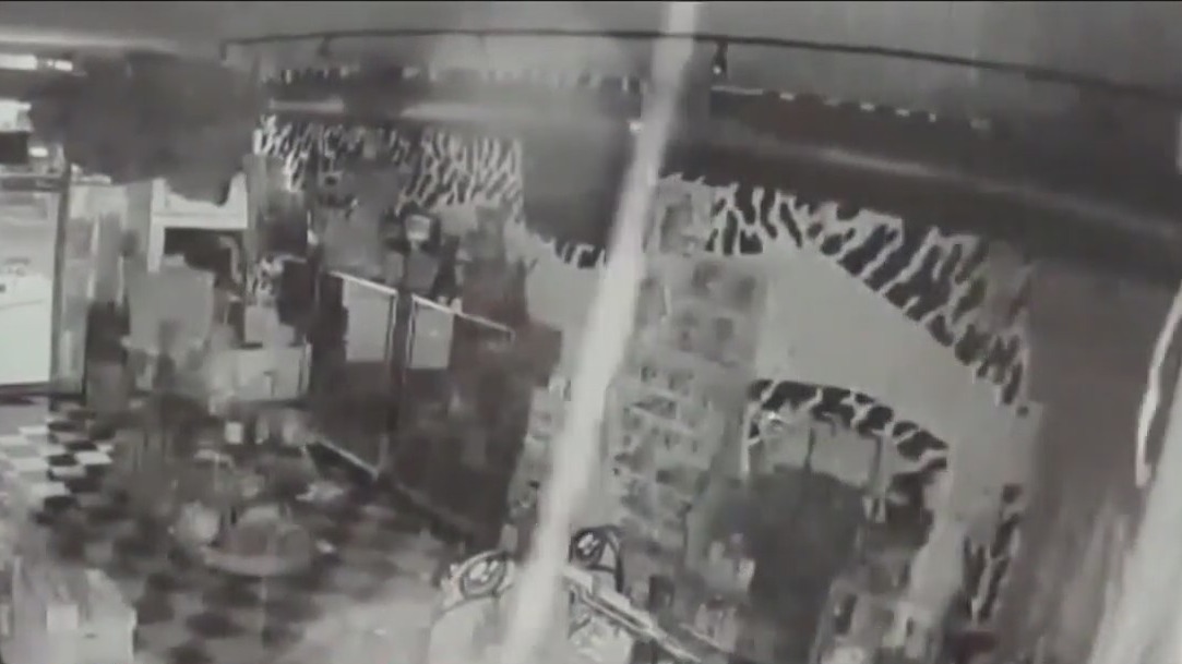 Video shows pipes bursting at Chicago record store