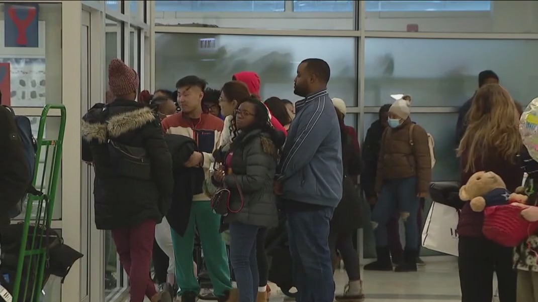 Southwest cancels another 2,300 flights, expects normal operations to resume Friday