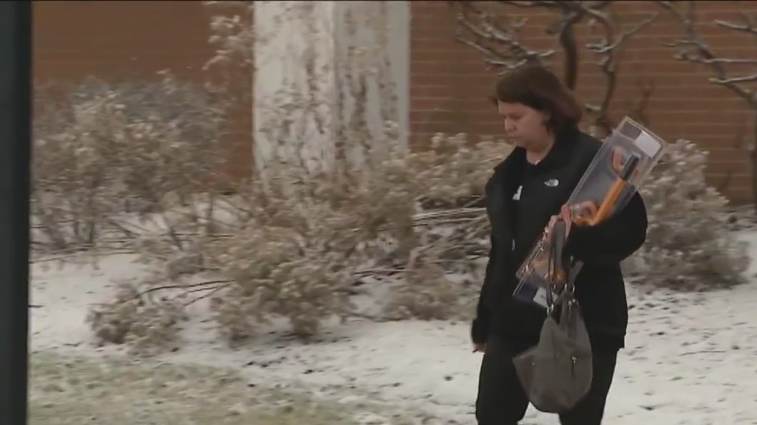 Orland Park police give locks to Hyundai owners