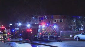 Fire rips through multiple townhomes in suburban Chicago