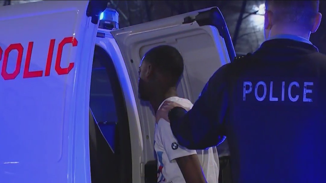 Chicago man charged in Old Town SWAT standoff