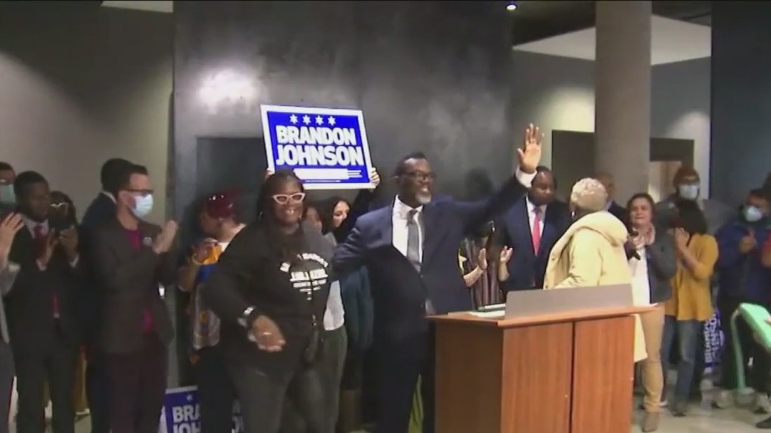 CTU rallies for mayoral candidate Brandon Johnson