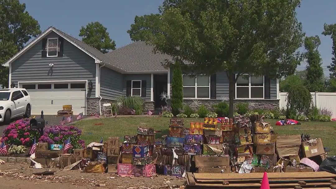 Illegal Long Island fireworks display injures 4