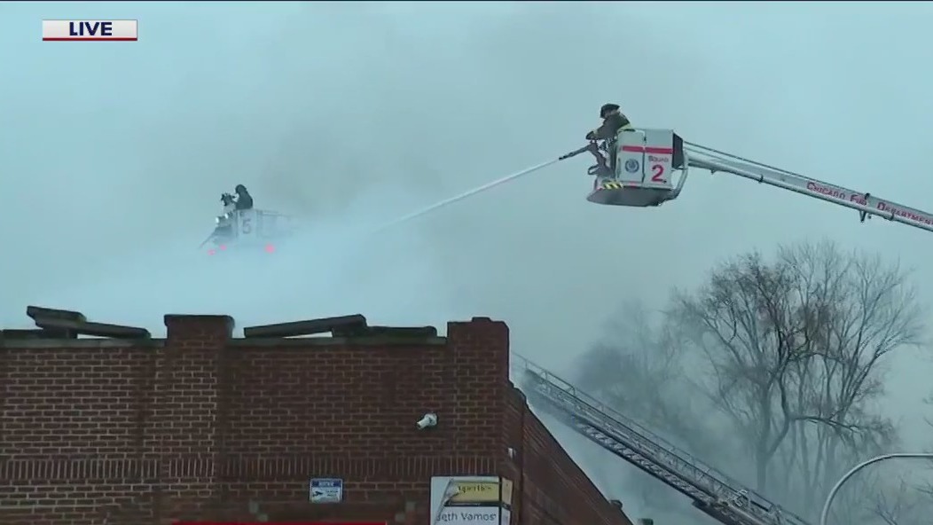 Extra-alarm fire breaks out on Chicago's West Side