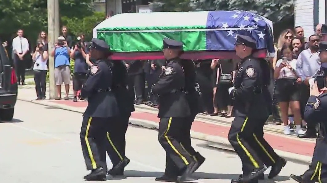NYPD officers pay their respects to officer Rennhack | FOX 5 New York