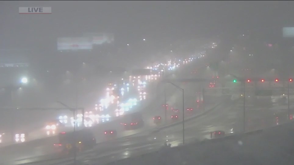 Chicago crews working overdrive to clear streets during snowy morning commute