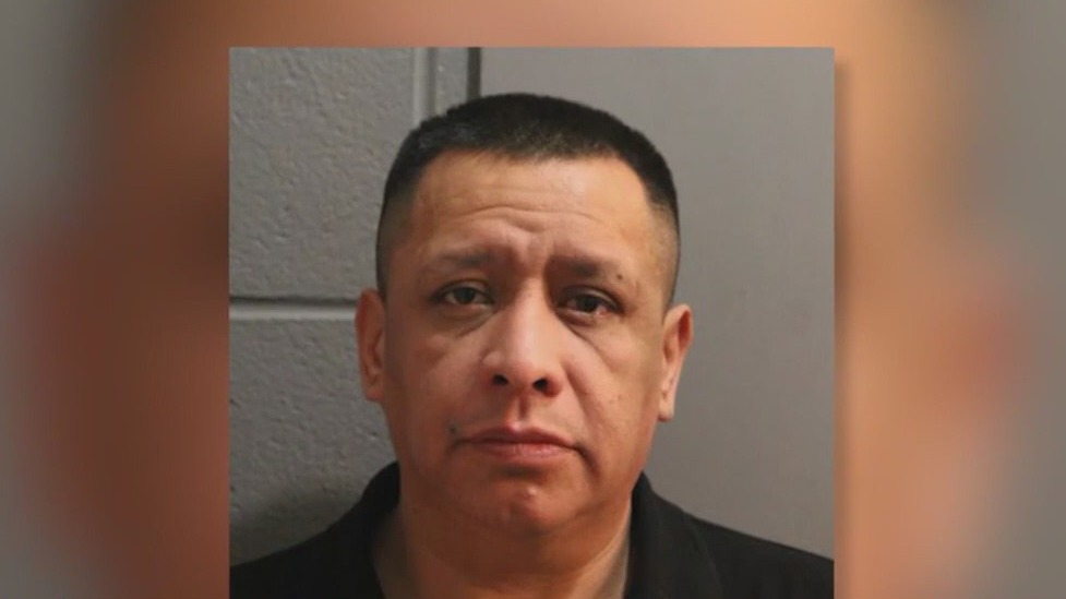 Neighbor of Chicago tattoo artist charged with sexual assaults says she narrowly escaped his advances