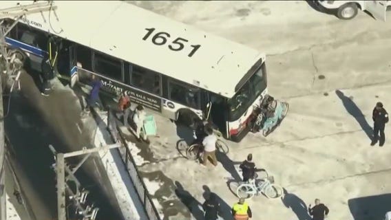 South Side residents attempt to block migrants from moving into former school