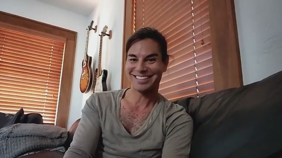 Julio Iglesias Jr. to release new album 'Under the Covers' on Valentine's Day