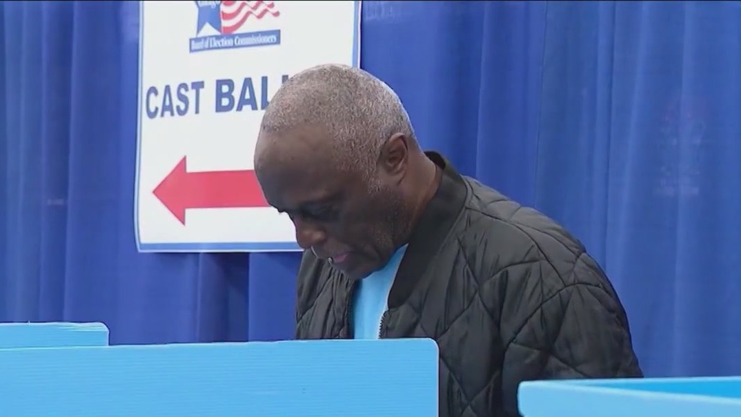 Chicago vote-by-mail early ballots reach record levels