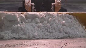 Commuters battle snowy roads, sub-freezing temps Friday across Chicagoland